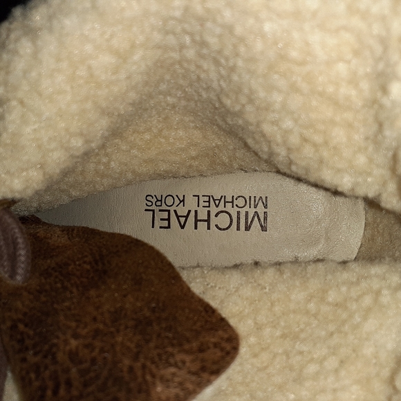 ANKLE HEEL BOOTS BY MICHEAL KORS - Picture 2 of 4